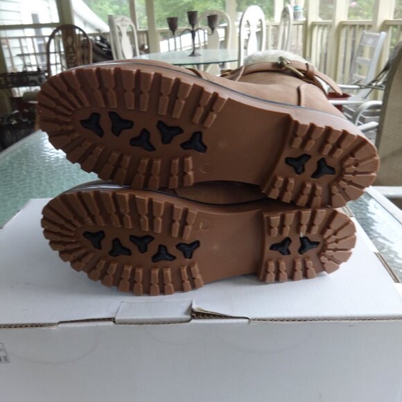 LAMO APRES women's boots size 8, tan, side zip, lace up, faux fur lining insole - Picture 7 of 15